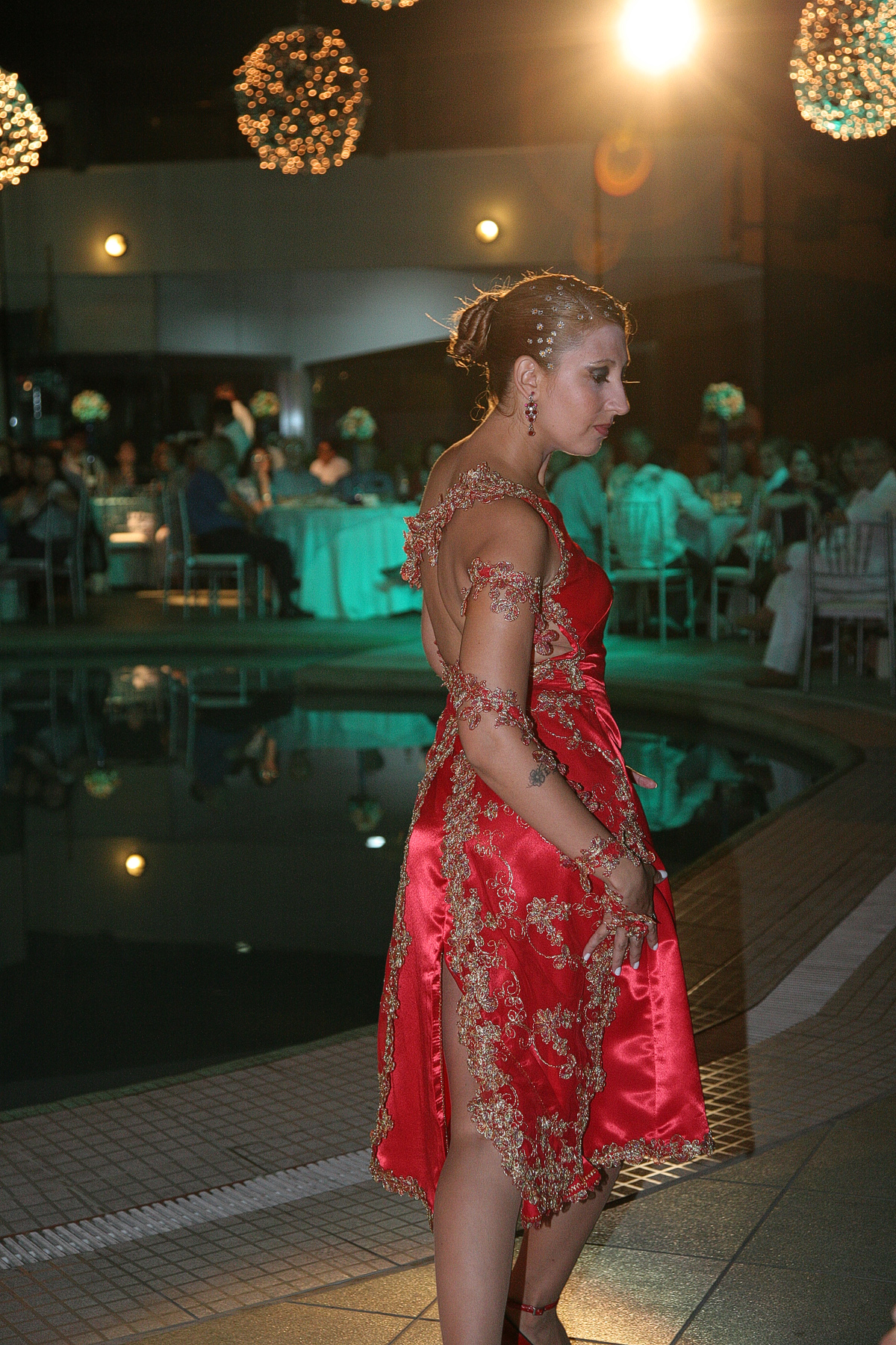 Desfile de Vestidos por el día de la Primavera – Promoción 2×1